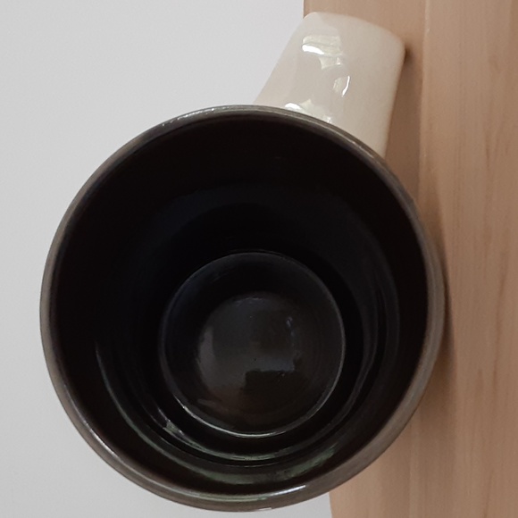 A HUG IN A MUG Cup Mug 14 oz Embossed Black Text Raised Red Heart Demdaco - Picture 6 of 8